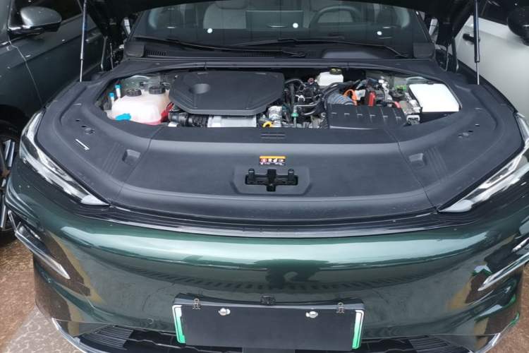 Used Geely Galaxy 8 2025 130km EM-P Starship Edition Engine Bay