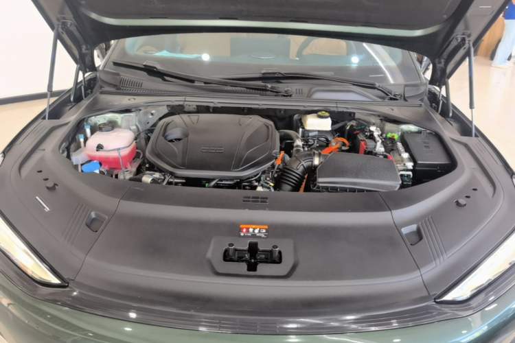 Used Geely Galaxy 8 2025 130km EM-i Flagship Edition Engine Bay