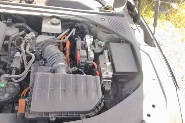 Used Geely Galaxy 8 2025 130km EM-P Exploration Edition Engine Bay Left