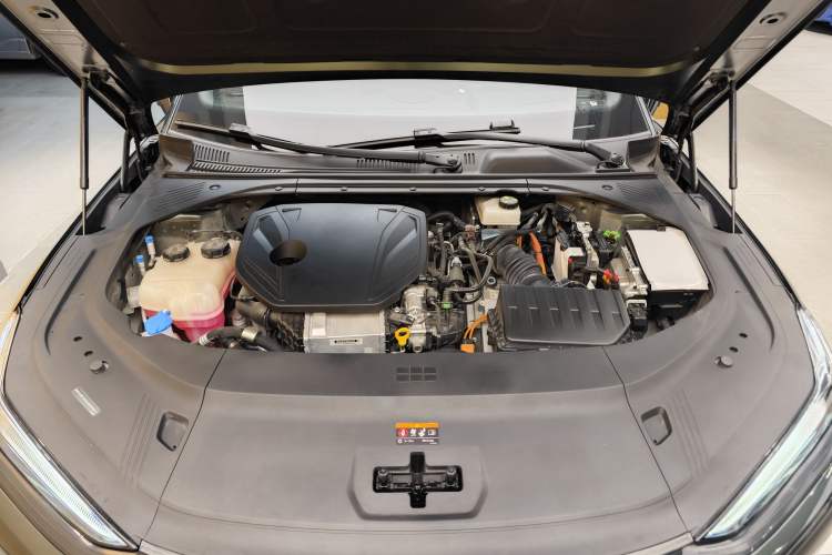 Used Geely Galaxy 8 2025 130km EM-P Starship Edition Engine Bay