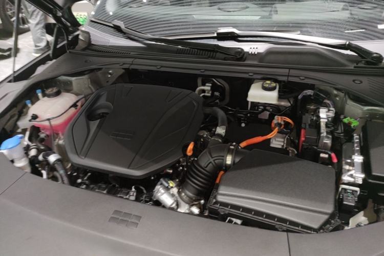 Used Geely Galaxy 8 2025 130km EM-i Flagship Edition Engine Bay