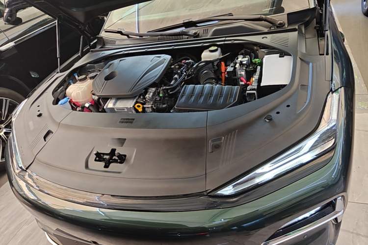 Used Geely Galaxy 8 2025 130km EM-P Starship Edition Engine Bay