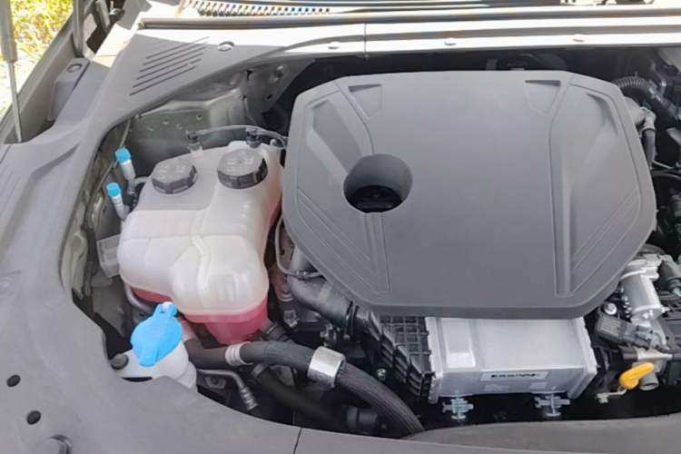 Used Geely Galaxy 8 2025 130km EM-P Exploration Edition Engine Bay Right