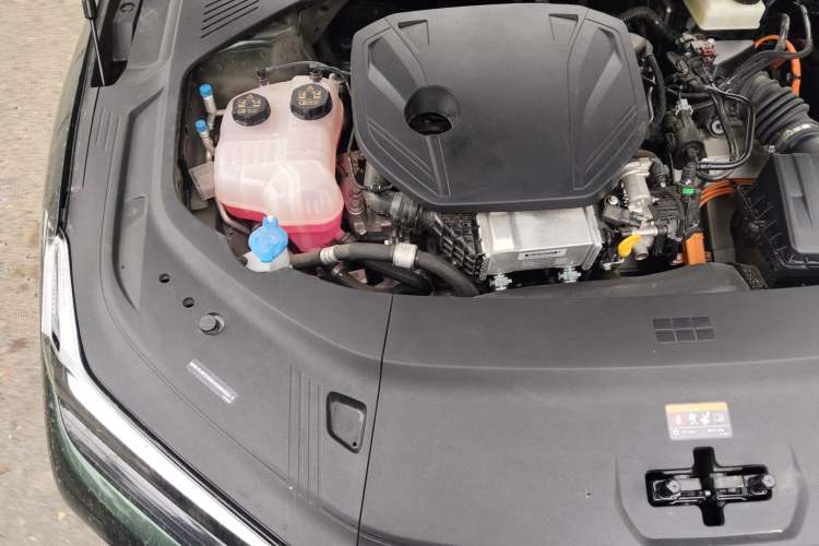 Used Geely Galaxy 8 2025 130km EM-P Starship Edition Engine Bay Right