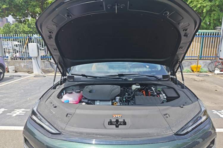 Used Geely Galaxy 8 2025 130km EM-P Starship Edition Engine Bay