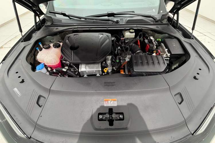 Used Geely Galaxy 8 2025 130km EM-P Starship Edition Engine Bay