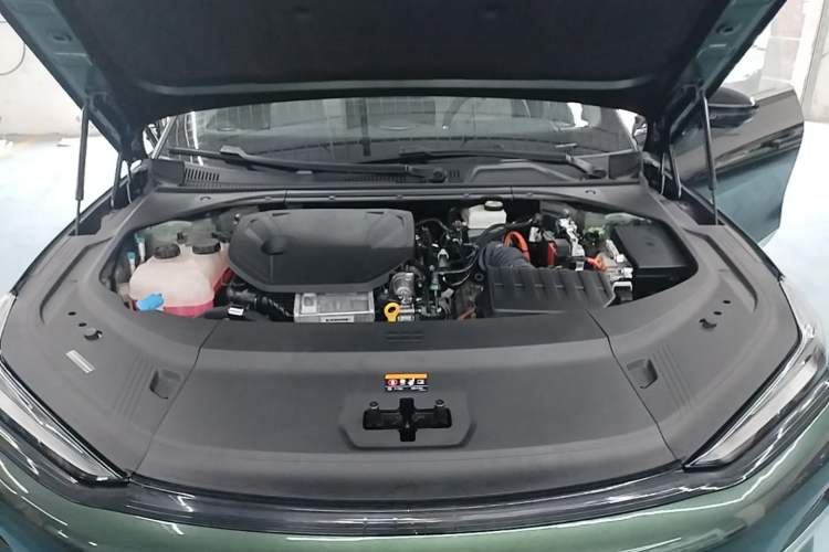 Used Geely Galaxy 8 2025 130km EM-P Starship Edition Engine Bay