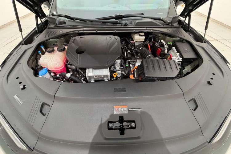 Used Geely Galaxy 8 2025 130km EM-P Starship Edition Engine Bay