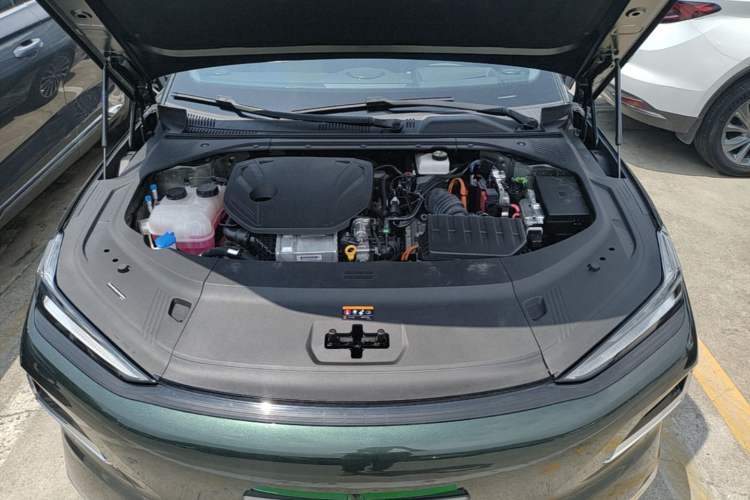 Used Geely Galaxy 8 2025 130km EM-P Starship Edition Engine Bay