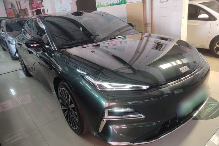 Used Geely Galaxy 8 2025 130km EM-P Starship Edition Exterior 1