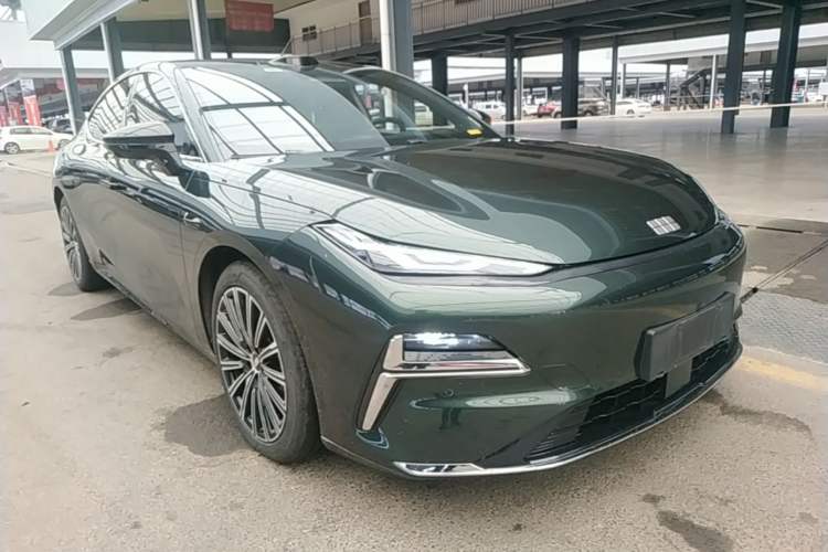 Used Geely Galaxy 8 2025 130km EM-P Starship Edition Exterior 1