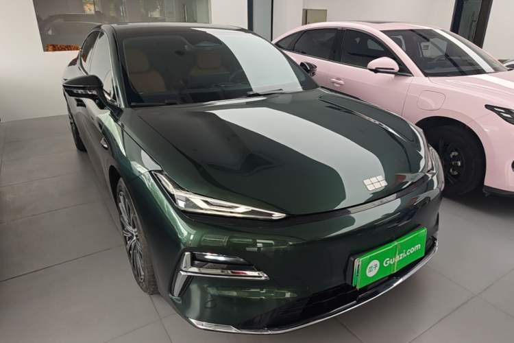 Used Geely Galaxy 8 2025 130km EM-i Flagship Edition Exterior 1