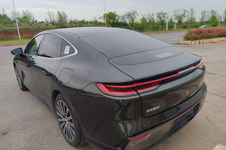 Used Geely Galaxy 8 2025 130km EM-i Flagship Edition Exterior 2
