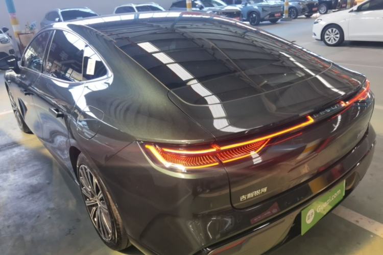 Used Geely Galaxy 8 2025 130km EM-P Starship Edition Exterior 2
