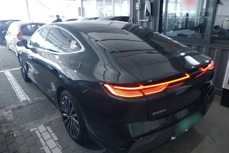 Used Geely Galaxy 8 2025 130km EM-P Starship Edition Exterior 2