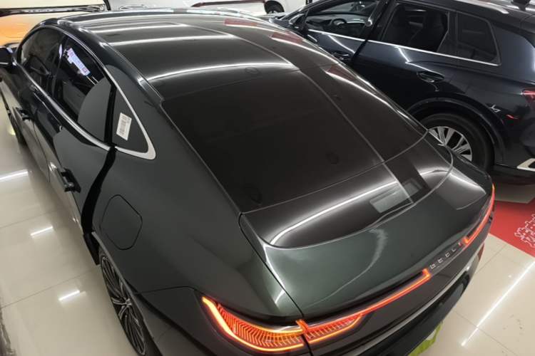 Used Geely Galaxy 8 2025 130km EM-P Starship Edition Exterior 2