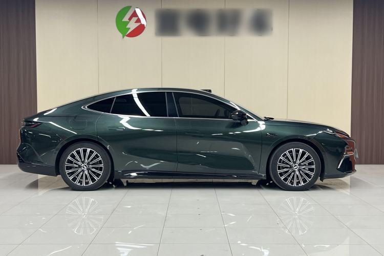 Used Geely Galaxy 8 2025 130km EM-P Starship Edition Exterior 3
