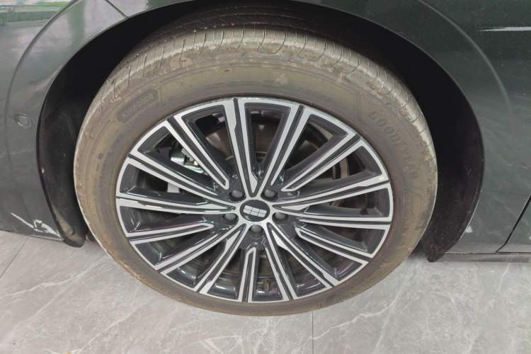 Used Geely Galaxy 8 2025 130km EM-P Starship Edition Exterior 3
