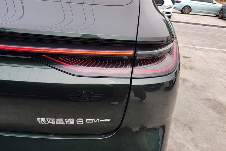Used Geely Galaxy 8 2025 130km EM-P Starship Edition Exterior 3