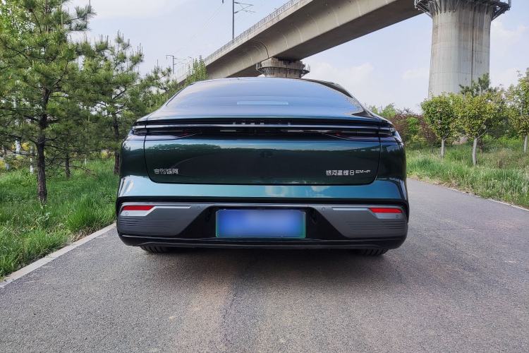 Used Geely Galaxy 8 2025 130km EM-P Starship Edition Exterior 3