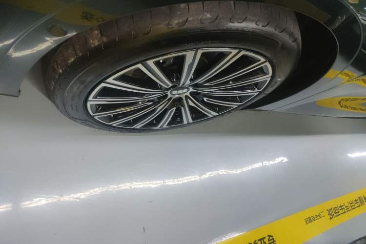 Used Geely Galaxy 8 2025 130km EM-P Starship Edition Exterior 4
