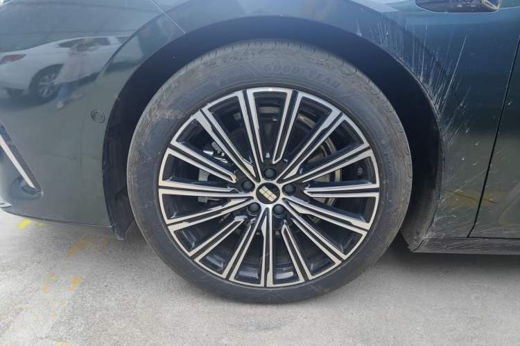 Used Geely Galaxy 8 2025 130km EM-P Starship Edition Exterior 4