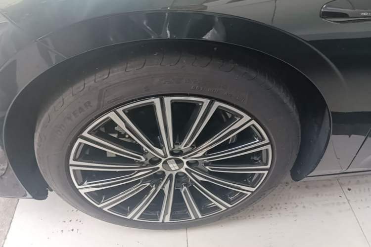 Used Geely Galaxy 8 2025 130km EM-P Starship Edition Exterior 4