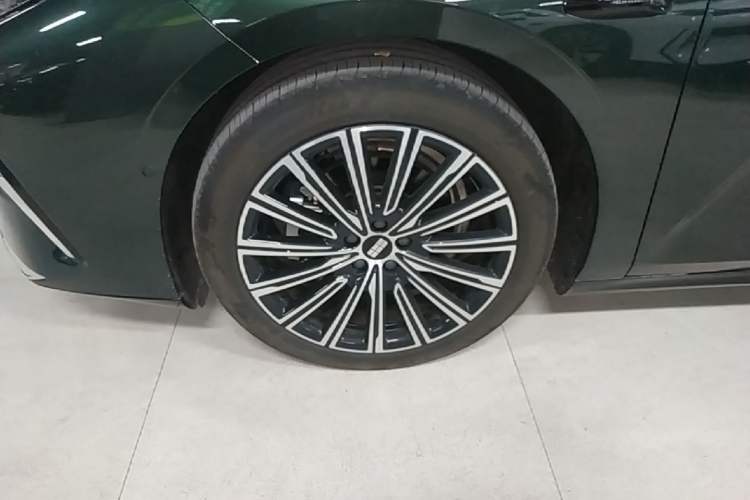 Used Geely Galaxy 8 2025 130km EM-P Starship Edition Exterior 4
