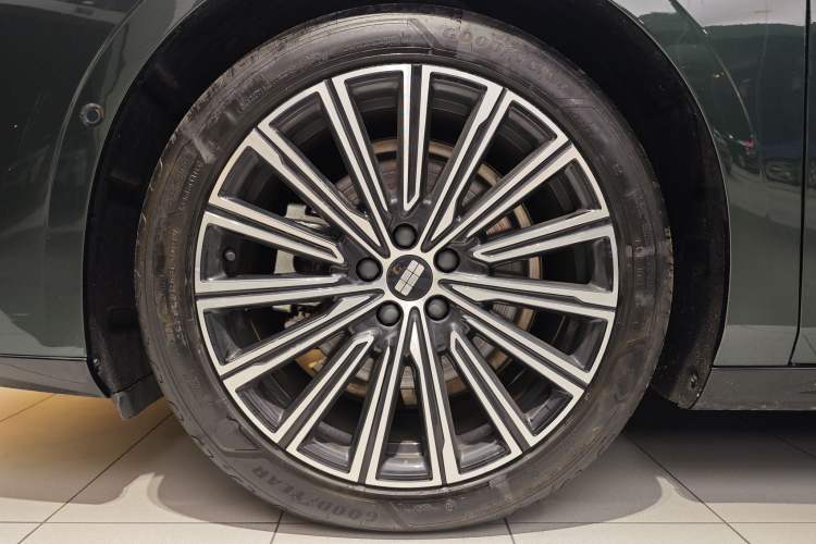 Used Geely Galaxy 8 2025 130km EM-P Starship Edition Exterior 4