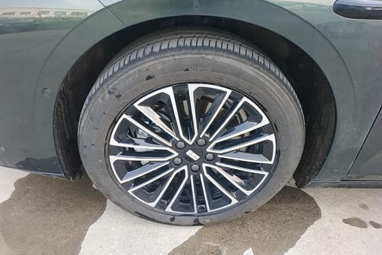 Used Geely Galaxy 8 2025 130km EM-i Prestige Edition Exterior 4