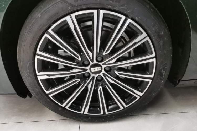 Used Geely Galaxy 8 2025 130km EM-P Starship Edition Exterior 4