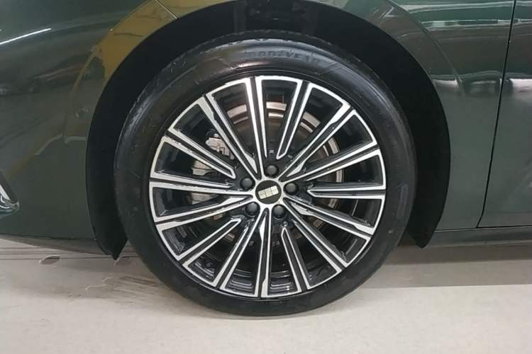 Used Geely Galaxy 8 2025 130km EM-P Starship Edition Exterior 4