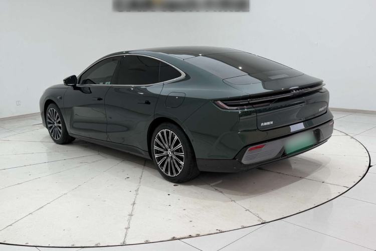 Used Geely Galaxy 8 2025 130km EM-P Starship Edition Exterior 4