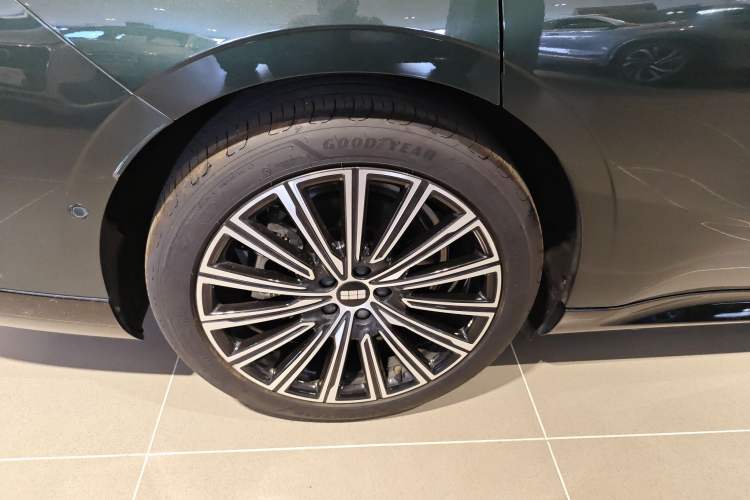 Used Geely Galaxy 8 2025 130km EM-P Starship Edition Exterior 4