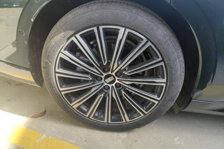 Used Geely Galaxy 8 2025 130km EM-P Starship Edition Exterior 5
