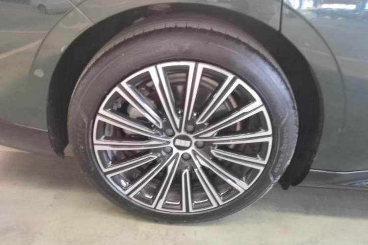 Used Geely Galaxy 8 2025 130km EM-P Starship Edition Exterior 5