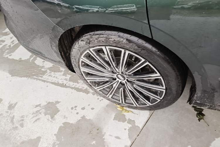 Used Geely Galaxy 8 2025 130km EM-P Starship Edition Exterior 5