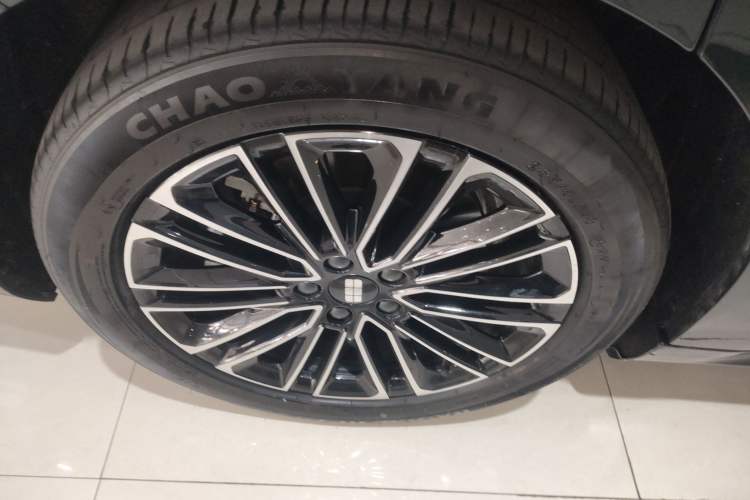 Used Geely Galaxy 8 2025 130km EM-i Deluxe Edition Exterior 5