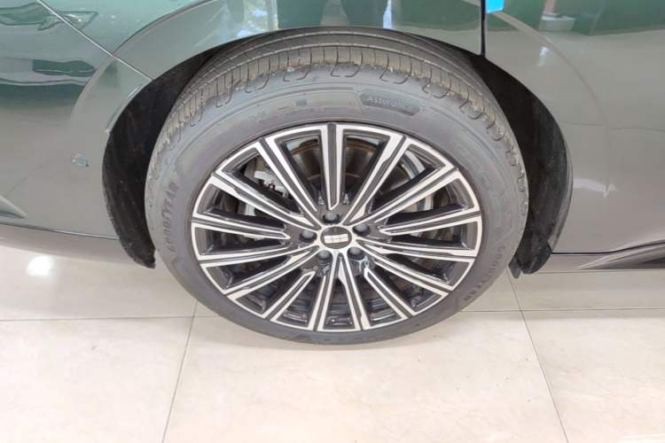 Used Geely Galaxy 8 2025 130km EM-P Starship Edition Exterior 5