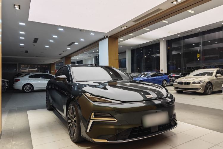 Used Geely Galaxy 8 2025 130km EM-P Starship Edition Exterior 5