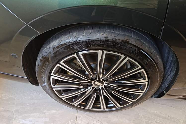 Used Geely Galaxy 8 2025 130km EM-P Starship Edition Exterior 5