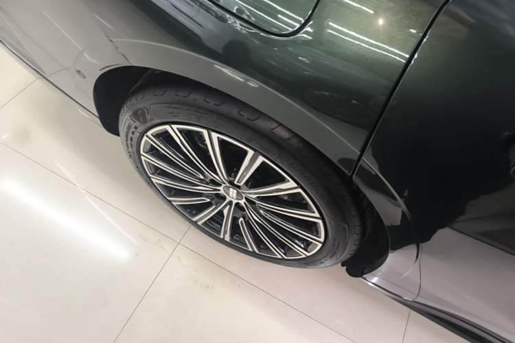 Used Geely Galaxy 8 2025 130km EM-P Starship Edition Exterior 5