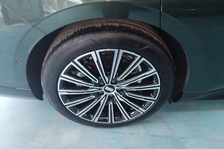 Used Geely Galaxy 8 2025 130km EM-P Starship Edition Exterior 5