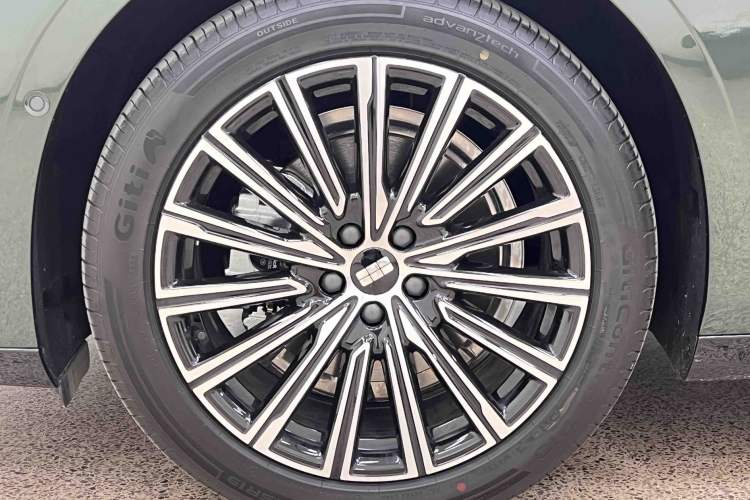 Used Geely Galaxy 8 2025 130km EM-i Flagship Edition Exterior 6