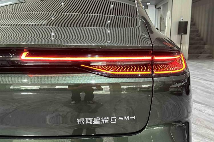 Used Geely Galaxy 8 2025 130km EM-i Flagship Edition Exterior 7