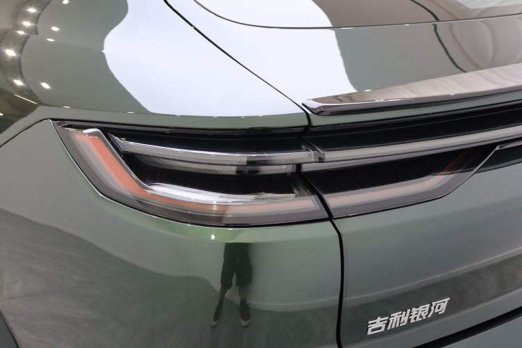 Used Geely Galaxy 8 2025 130km EM-P Starship Edition Exterior 8