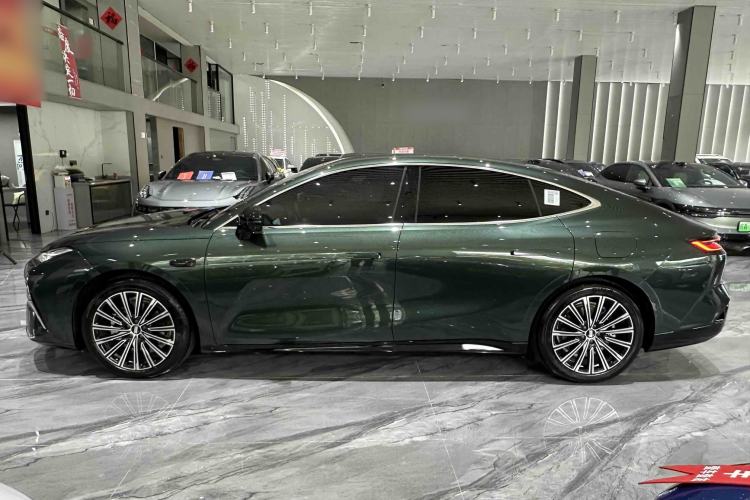 Used Geely Galaxy 8 2025 130km EM-i Flagship Edition Exterior 8