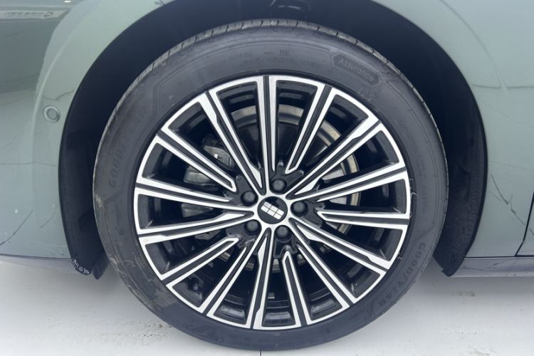 Used Geely Galaxy 8 2025 130km EM-P Starship Edition Exterior 9