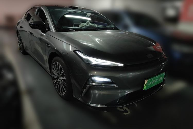 Used Geely Galaxy 8 2025 130km EM-P Starship Edition Front Right 45 Deg