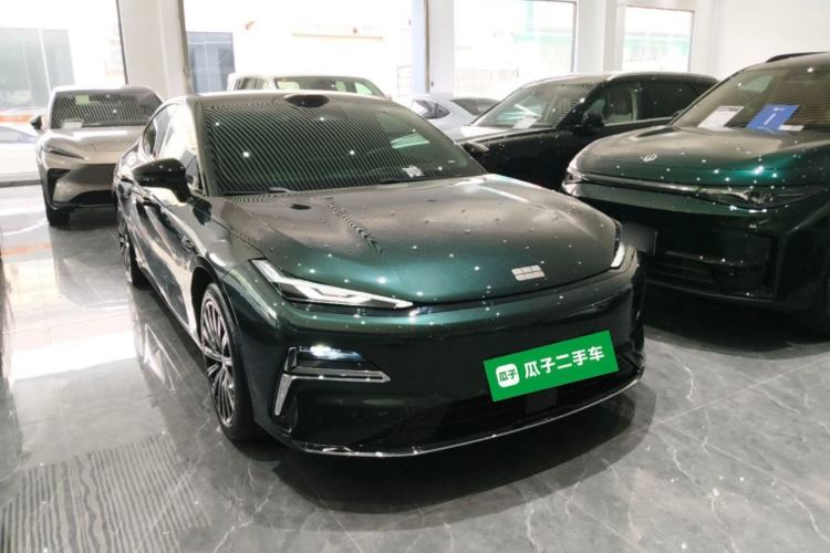 Used Geely Galaxy 8 2025 130km EM-P Starship Edition Front Right 45 Deg